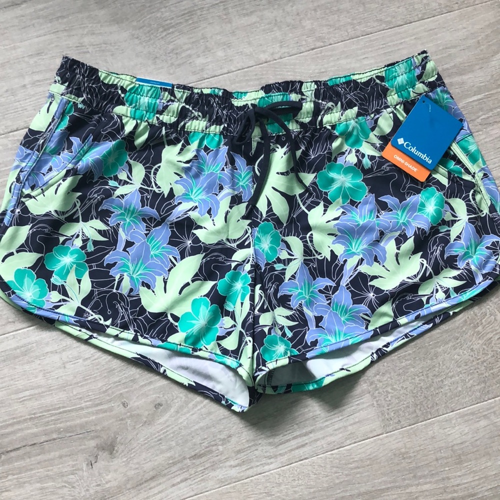 Columbia Bogata Bay Stretch Printed Short sizes XL and XXL